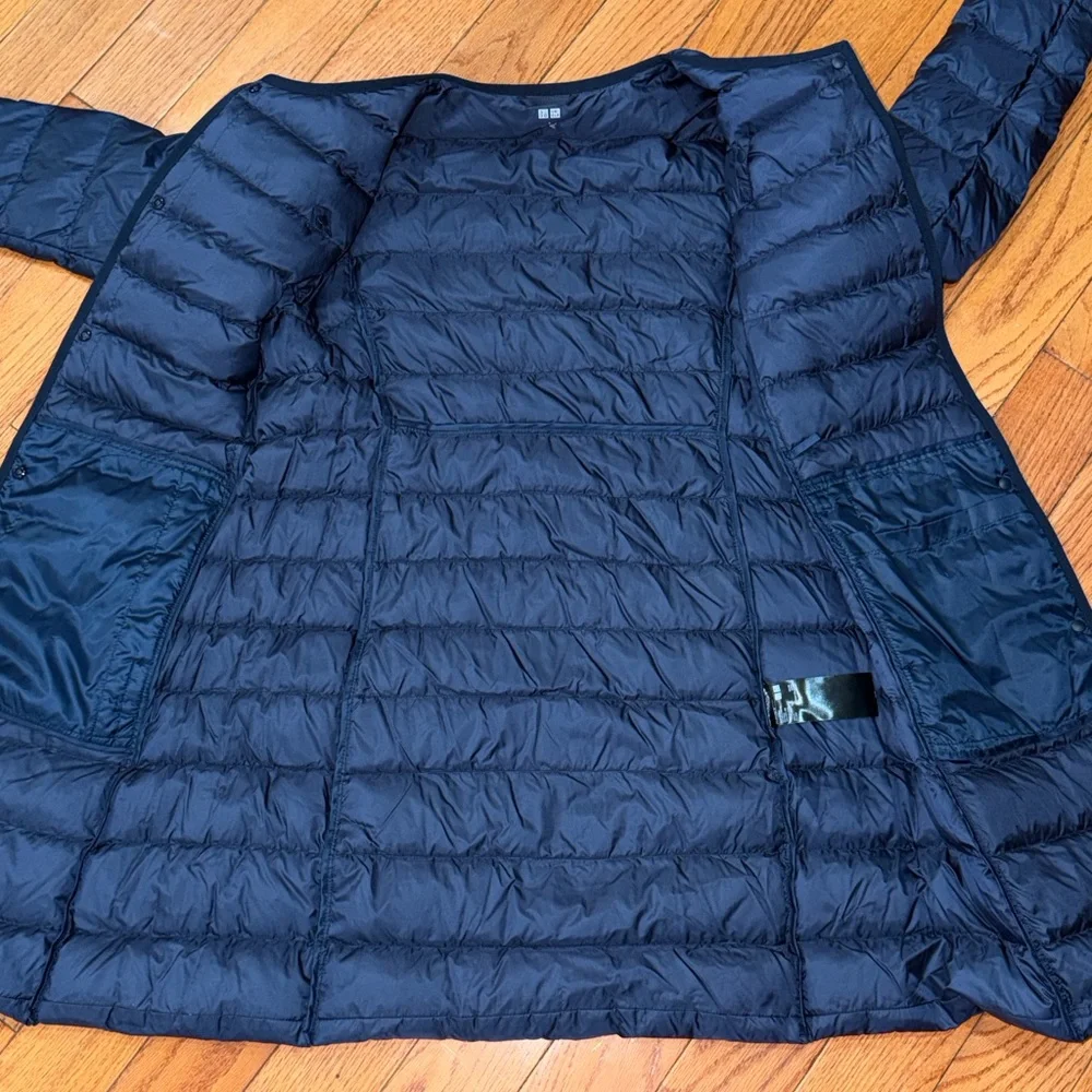‼️Uniqlo Blue Ultra Thin Light Down Jacket Size Small - Picture 9 of 10